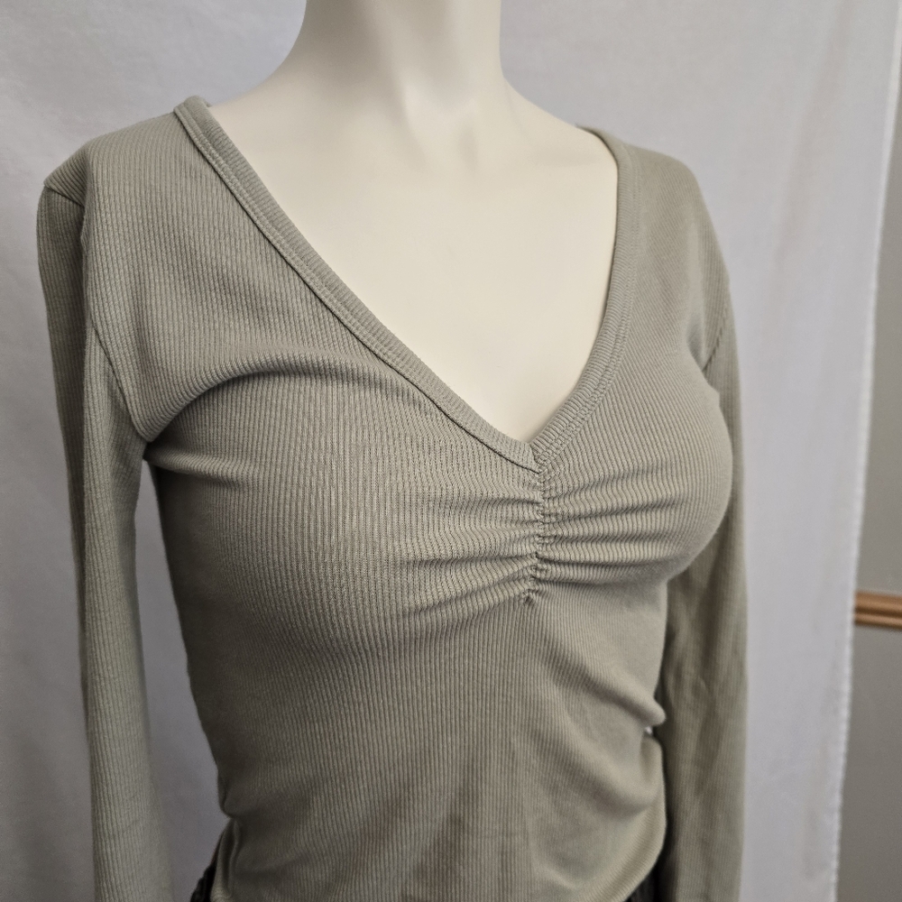 American Eagle Long Sleeve Ribbed Tee Size Small Soft Green/Gray